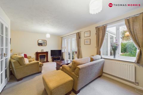 3 bedroom detached house for sale, Moat Way, Cambridge CB24