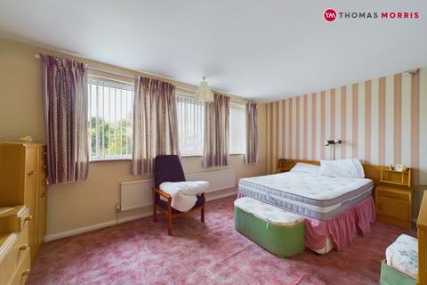 18 Abbots Crescent, St Ives, PE27 3YB