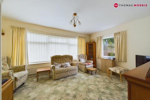 18 Abbots Crescent, St Ives, PE27 3YB