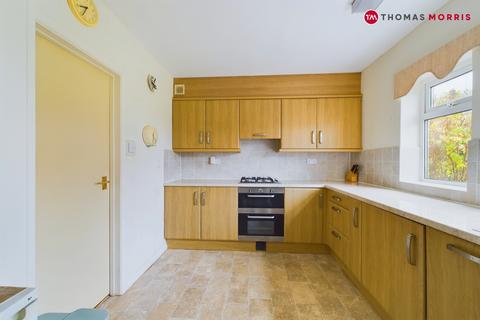 18 Abbots Crescent, St Ives, PE27 3YB