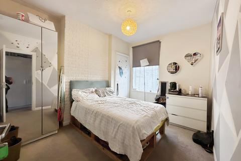 3 bedroom terraced house for sale, Stratford Road, London E13