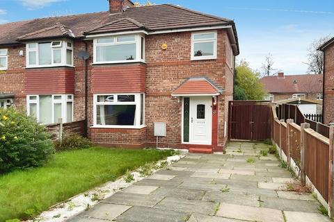 3 bedroom end of terrace house to rent, West Avenue, Greater Manchester WA14