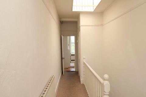 2 bedroom flat to rent, Well Hall Road, London SE9