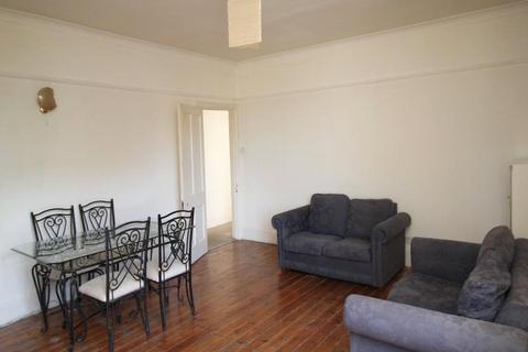 2 bedroom flat to rent, Well Hall Road, London SE9