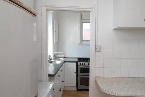 2 bedroom flat to rent, Well Hall Road, London SE9