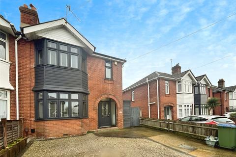 3 bedroom semi-detached house to rent, Prince of Wales Avenue, Hampshire SO15