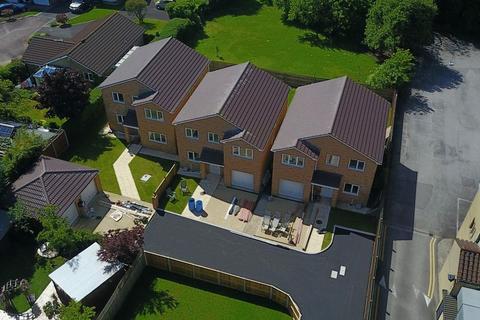 5 bedroom detached house to rent, St. Teresas Court, Gloucester Road North, Bristol