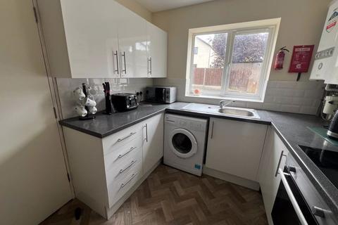 5 bedroom detached house to rent, St. Teresas Court, Gloucester Road North, Bristol