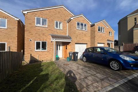 5 bedroom detached house to rent, St. Teresas Court, Gloucester Road North, Bristol