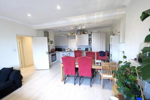 3 bedroom flat for sale, Three Bedroom Flat For Sale Holland Road W14