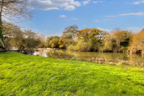 2 bedroom flat for sale, WEST CHRISTCHURCH