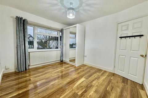 3 bedroom semi-detached house to rent, Beechwood Avenue, Ruislip