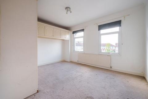 2 bedroom apartment to rent, Oval Road, Croydon CR0