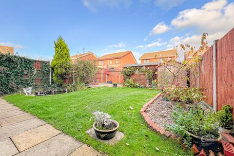 7 Ash Grove, Kingsbury, Tamworth, B78 2JW