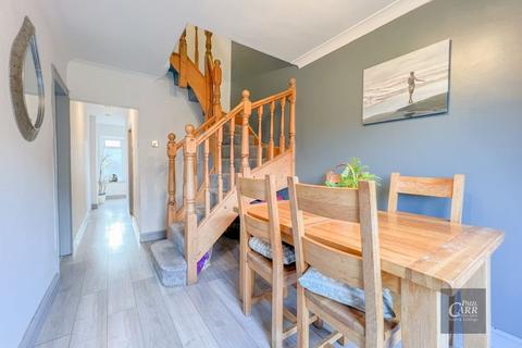 7 Ash Grove, Kingsbury, Tamworth, B78 2JW