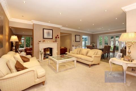 undefined, High Road, Chigwell IG7