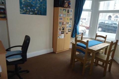 4 bedroom terraced house to rent, Malefant Street, Cardiff CF24