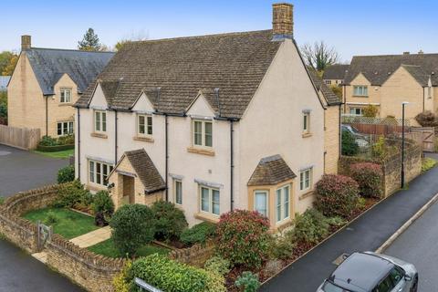 4 bedroom detached house for sale, Chiff Chaff Close, South Cerney