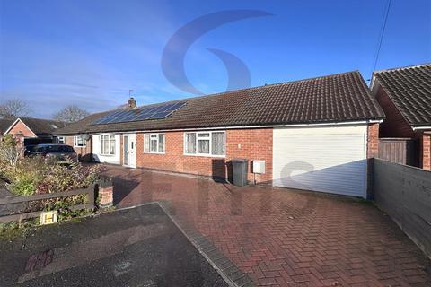 5 bedroom detached bungalow to rent, Ballater Close, Leicester LE5