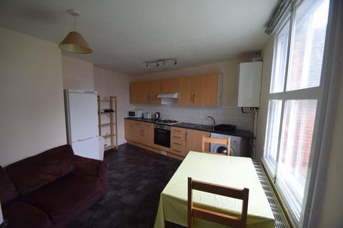 3 bedroom apartment to rent, 45 Upper Bar