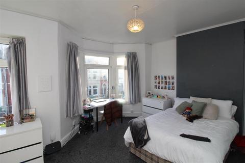 undefined, Llanishen Street, Cardiff CF14