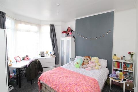 undefined, Llanishen Street, Cardiff CF14