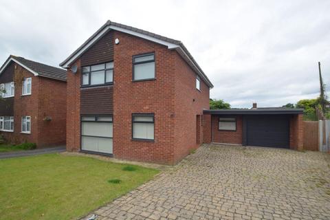 5 bedroom detached house to rent, 5 Maynards Croft