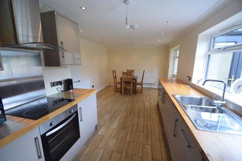 5 bedroom detached house to rent, 5 Maynards Croft