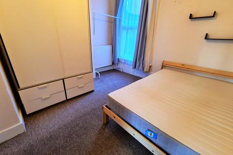 1 bedroom flat to rent, Wilton Avenue, Southampton SO15