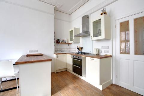 2 bedroom flat to rent, Lansdowne Place, Hove, East Sussex, BN3