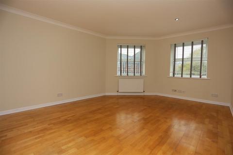 2 bedroom flat to rent, Petworth House, Davigdor Road, Hove