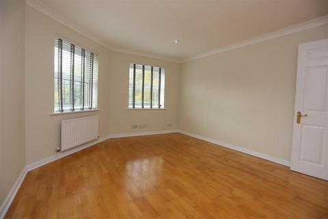 2 bedroom flat to rent, Petworth House, Davigdor Road, Hove