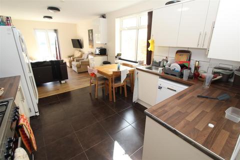 6 bedroom house to rent, Monthermer Road, Cardiff CF24