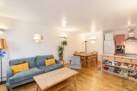 3 bedroom flat for sale, Richmond Road, London E8