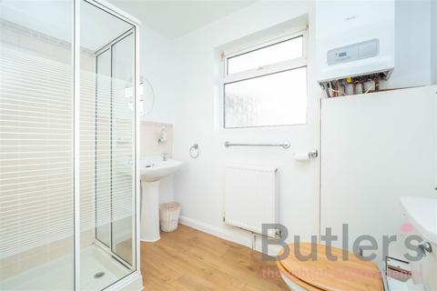 3 bedroom terraced house to rent, Rougemont Avenue, Morden