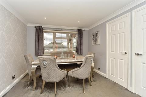 4 bedroom semi-detached house for sale, Lonsdale Drive, Rainham, Gillingham, Kent