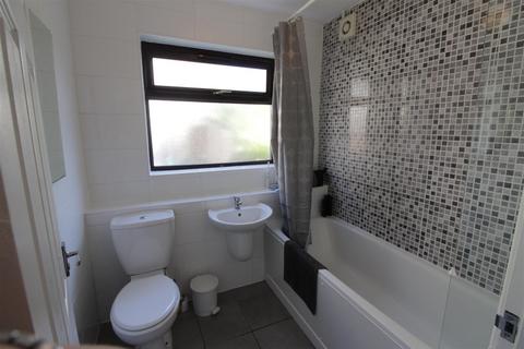 4 bedroom house to rent, Minny Street, Cardiff CF24