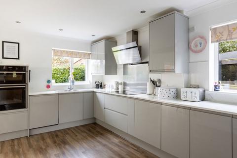 14 Exeter Close, Tonbridge, TN10 4NS