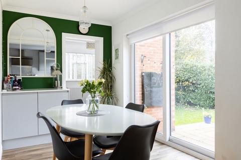 14 Exeter Close, Tonbridge, TN10 4NS