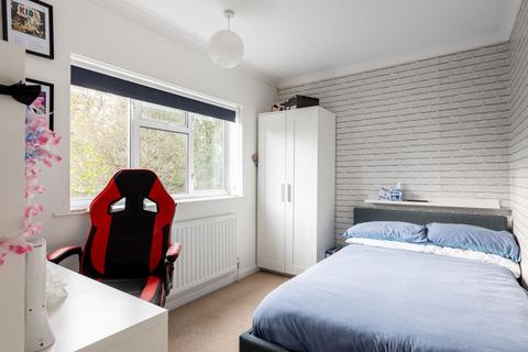14 Exeter Close, Tonbridge, TN10 4NS