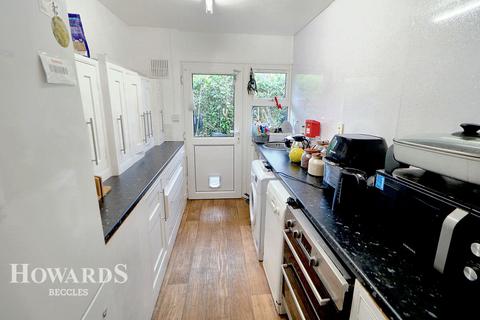 11, Crossways Beccles Road, Burgh St Peter, Beccles, NR34 0AA