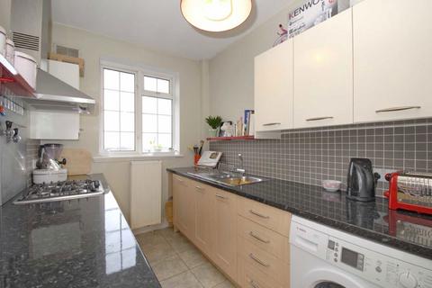 2 bedroom flat to rent, Streatham Hill, London SW2