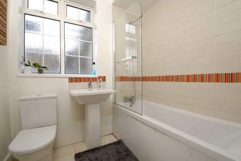 2 bedroom flat to rent, Streatham Hill, London SW2