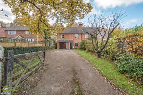 3 bedroom semi-detached house to rent, Tadley Hill, Tadley RG26