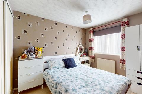 42 Bernstein Close, Browns Wood, Milton Keynes, MK7 8EH