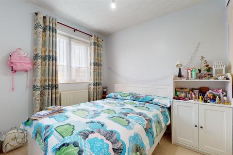 42 Bernstein Close, Browns Wood, Milton Keynes, MK7 8EH