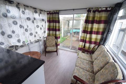 3 bedroom bungalow to rent, 60 Shrewsbury Road