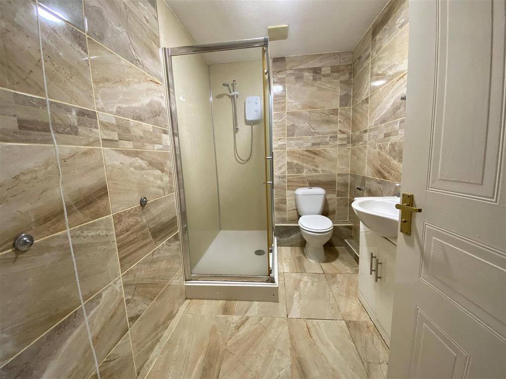 Bathroom 6.jpg