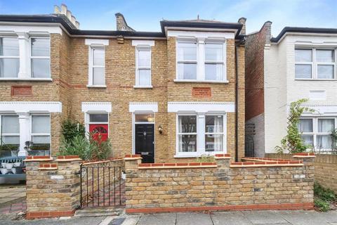 3 bedroom end of terrace house to rent, Florence Road, London SW19