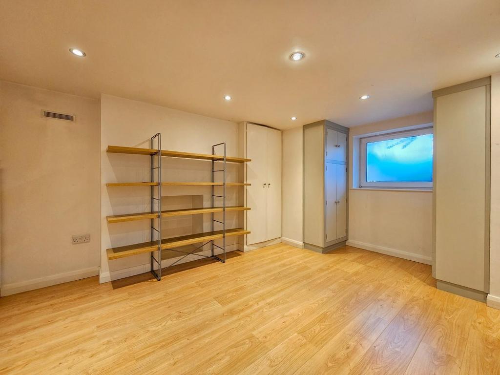 Lower Ground Floor Reception Room/Utility Room